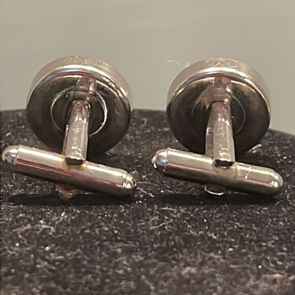 Vintage-1960s-pillbox cream/black geometric design silk bullet back cuff links - Picture 7 of 13